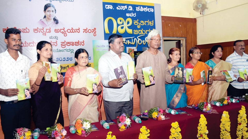 Prof. Aravinda Malagatti laments on revision of School textbooks based on party ideology