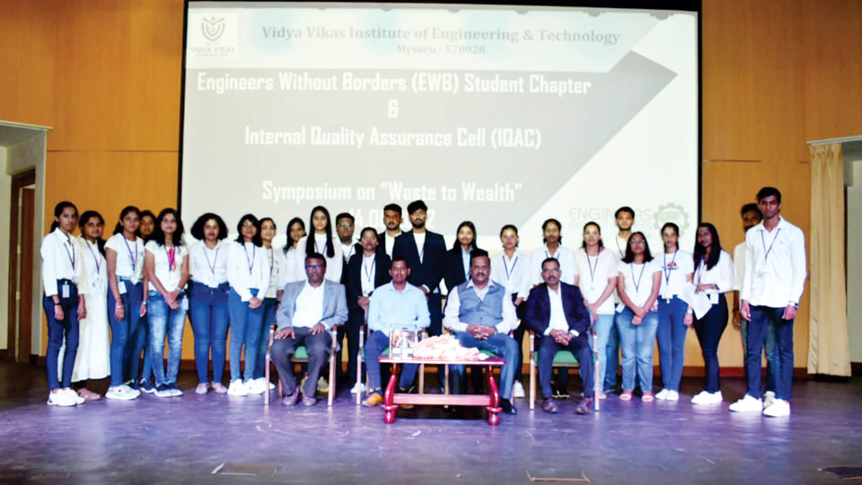 VVIET conducts Symposium on Waste to Wealth