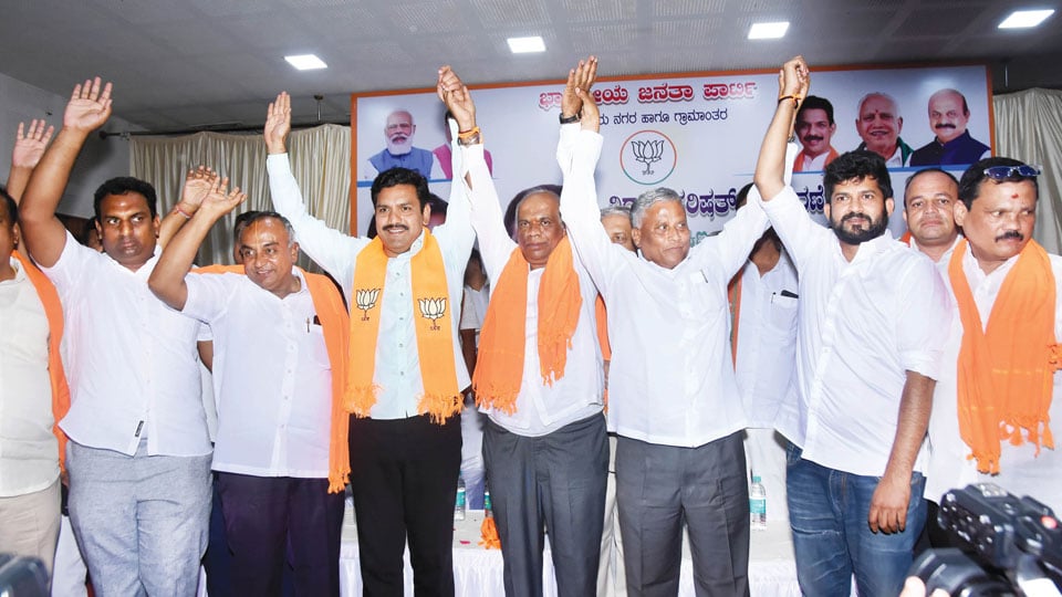 Vijayendra calls for party unity amidst sloganeering in city