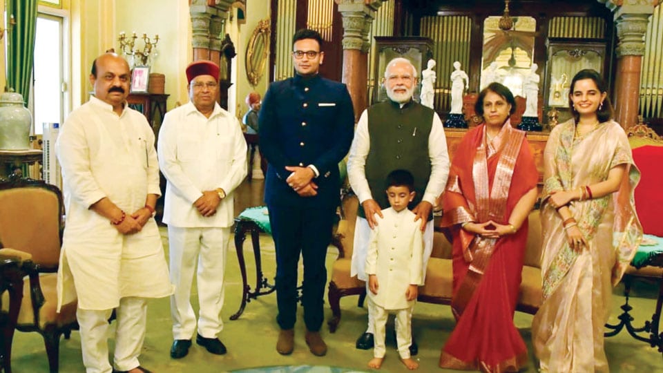 Royal visit… Modi relishes Kashi Halwa, Mysore Pak at Palace
