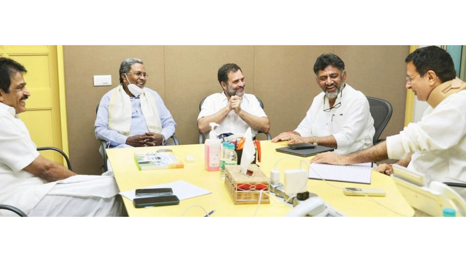 Congress leaders Siddharamaiah and D.K. Shivakumar brace for show of strength