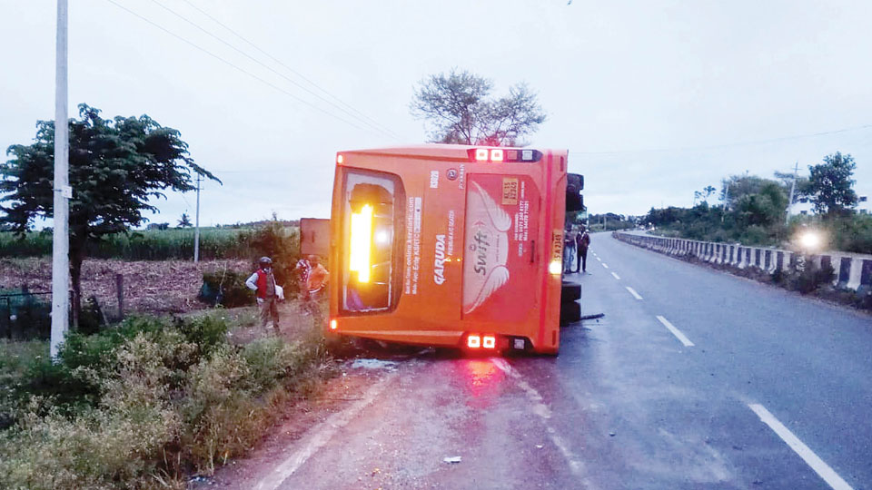 Over 20 passengers injured as bus topples after hitting road divider