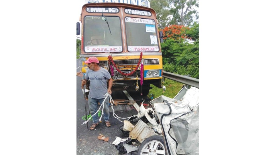 Mysurean among two killed as car crashes into milk tanker