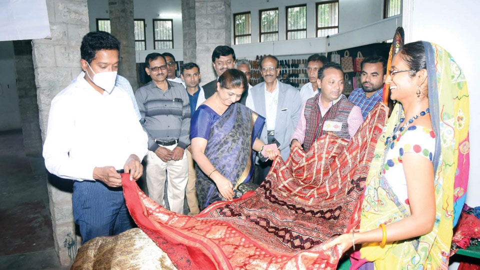 ‘Gujarat Handicrafts Utsav’ begins