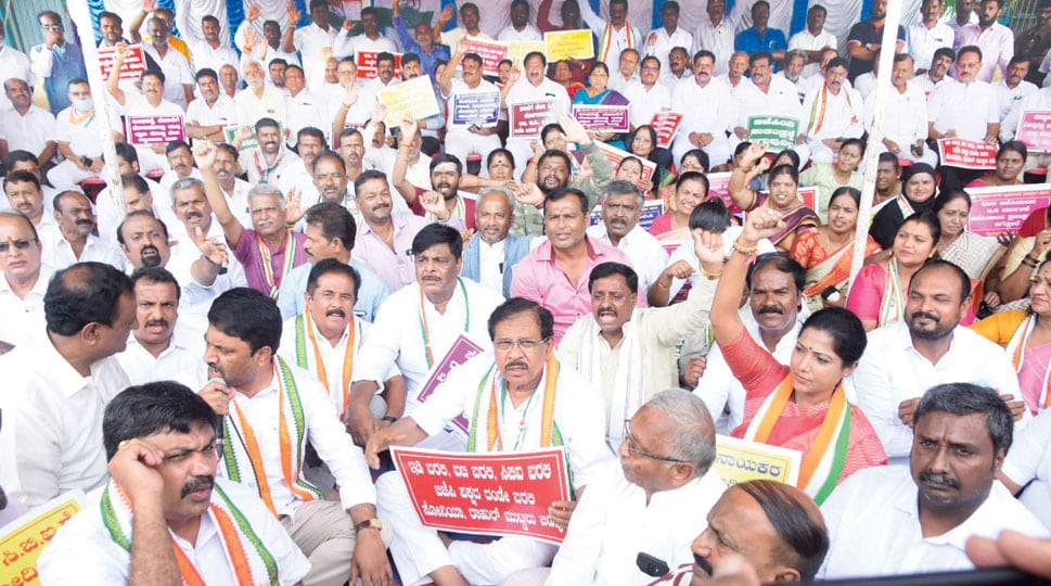 ED questioning Sonia Gandhi: Congress workers take to streets; taken to custody
