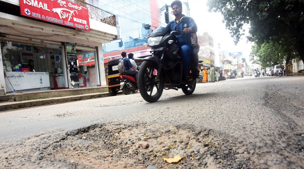 City roads await Dasara for salvation