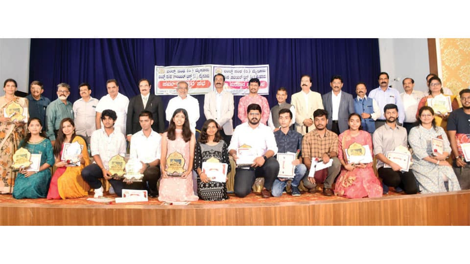 Bunts Sangha fetes students who excelled in SSLC, PUC