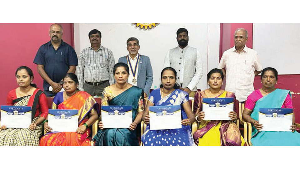 Rotary Mysore fetes Anganwadi workers