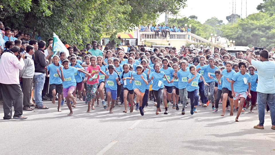 Over 1,000 students take part in Chamundi Run