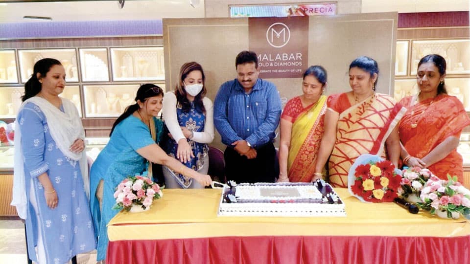 Mysuru’s Malabar showroom celebrates 13th anniversary