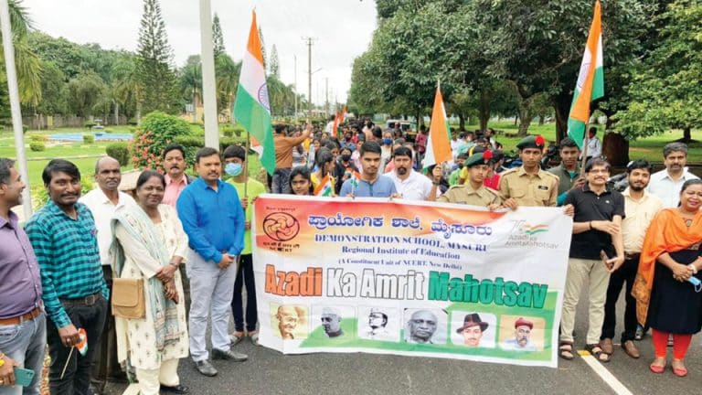 Students take out ‘Tiranga Rally’ - Star of Mysore