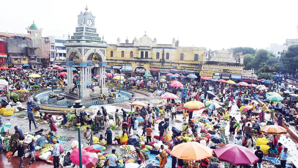 Varamahalakshmi festival tomorrow: People throng Markets