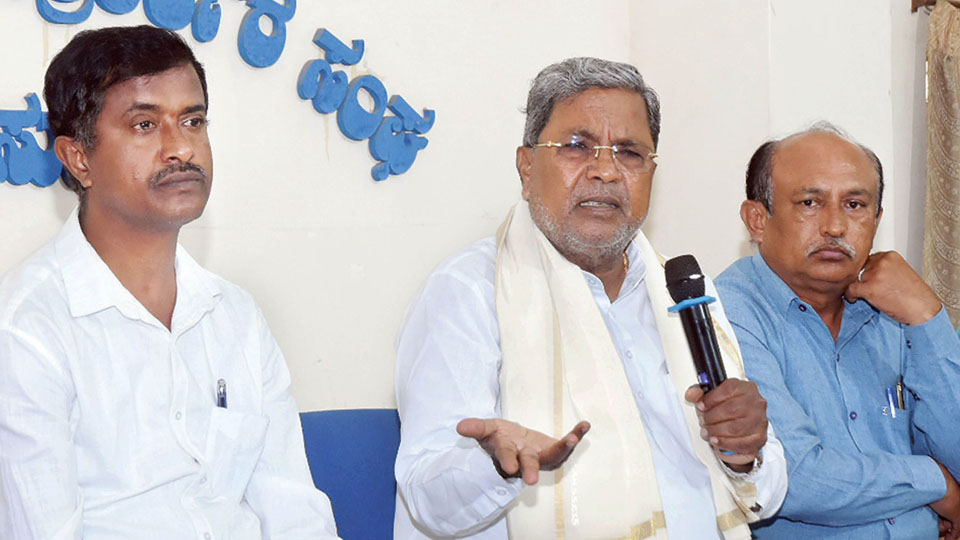Opposition Leader Siddharamaiah at Meet-the-Press: Let HC Judge probe percentage charges