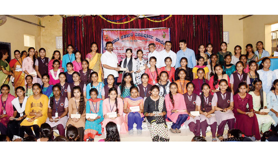 Pratibha Puraskar conferred on meritorious students