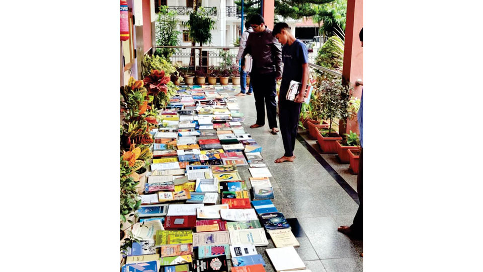 2,450 books distributed to needy students