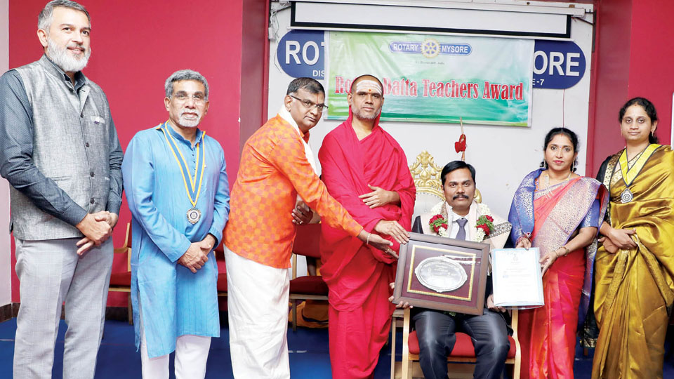 Rotary Datta Teachers Award-2022 conferred