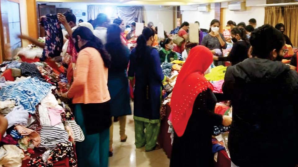 Branded readymade garments sale extended in city