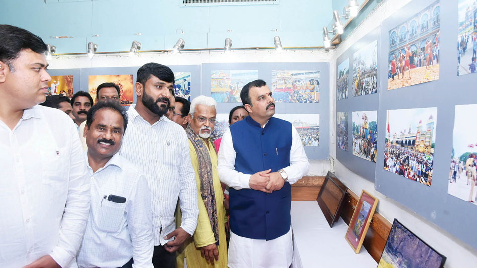 Minister inaugurated Photography expo