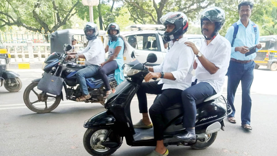 Mayor goes on city rounds on a scooter