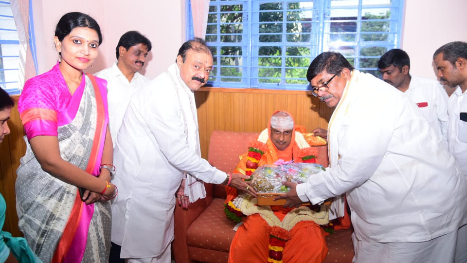 Suttur Seer invited for Srirangapatna Dasara to be held from Sept. 28