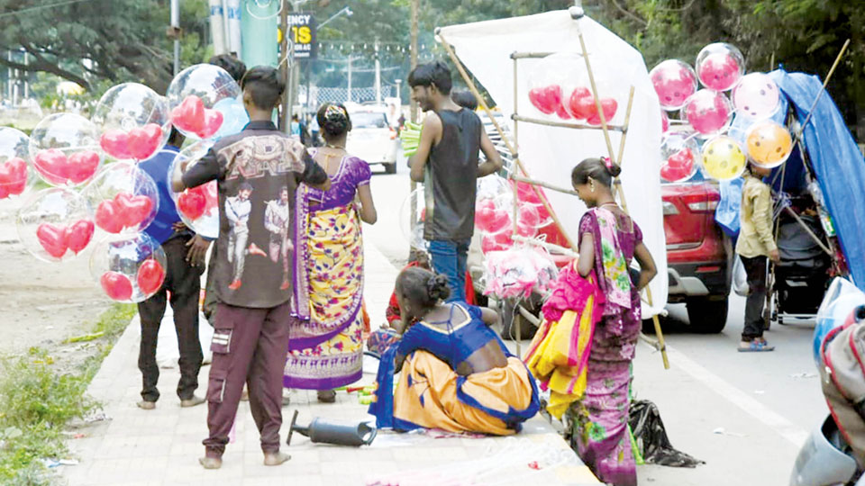 Street hawkers throng city