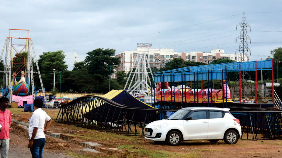 Blame it on rain, Dasara Expo set to open in a jiffy