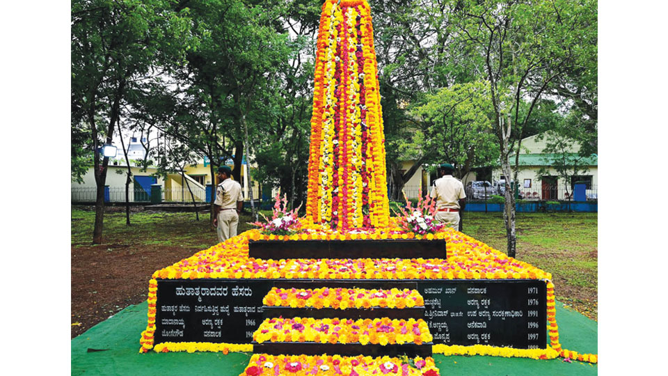 Tributes paid to saviours of jungles on Martyrs’ Day