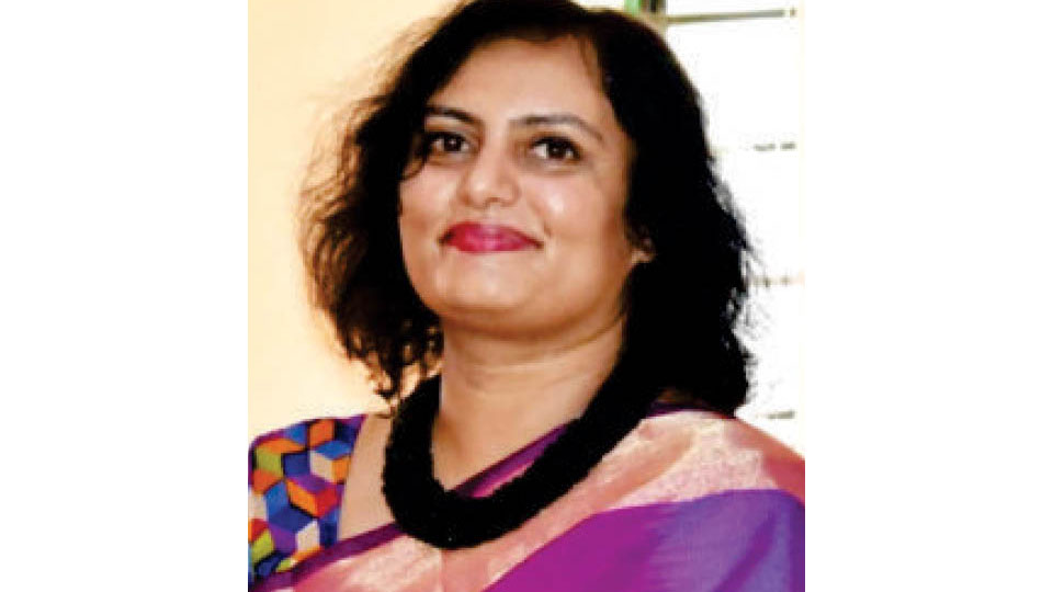 City Professor for Media Summit in Delhi