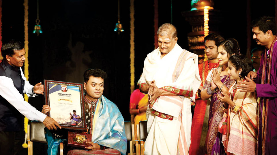 ‘Kalarathna’ conferred on Bhushan