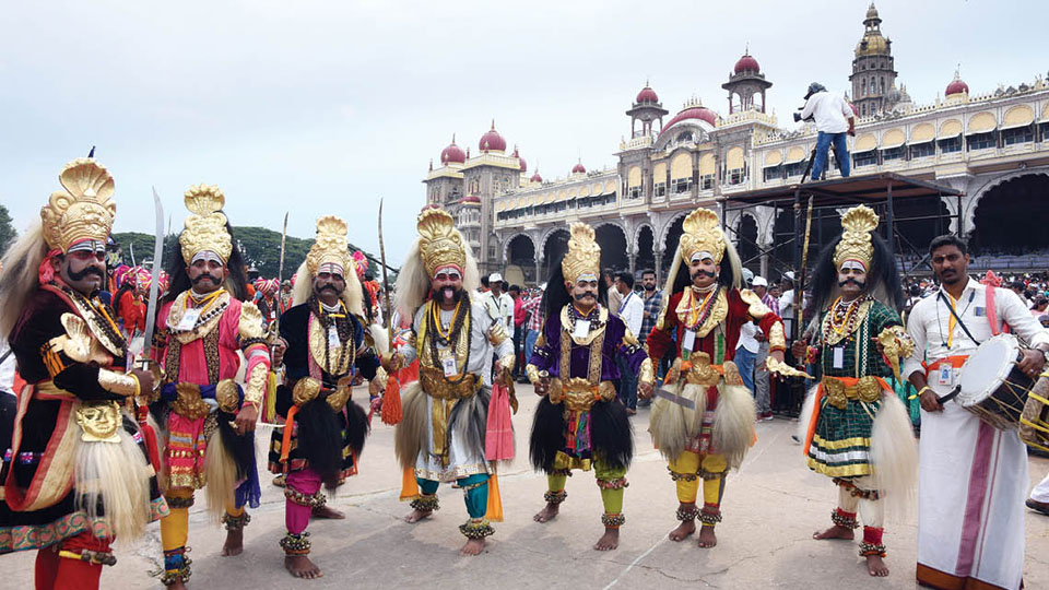 The melange of colours: 62 folk art troupes entertain Dasara spectators