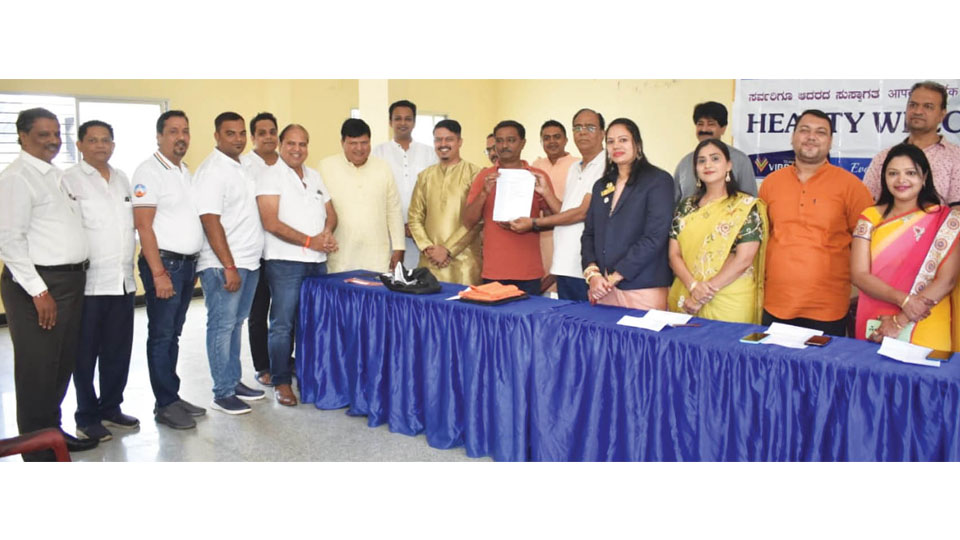 JCI Mysore Royal City donates funds to Pinjarapole Society