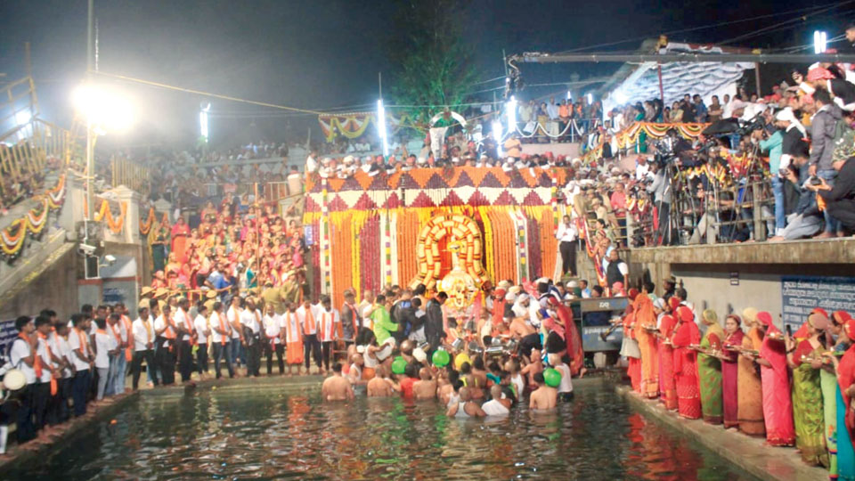 Thousands witness Cauvery Theerthodbhava