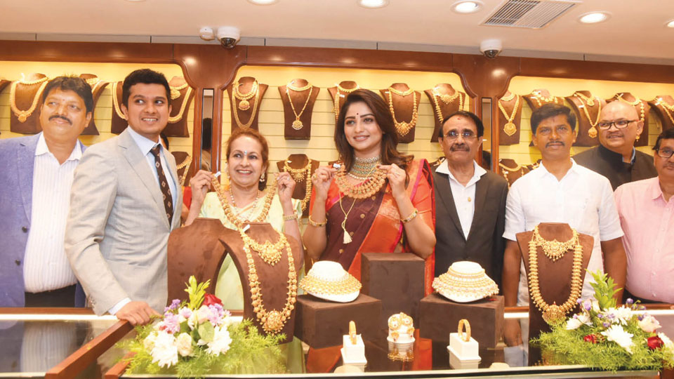 Grand re-launch of Bhima Jewels