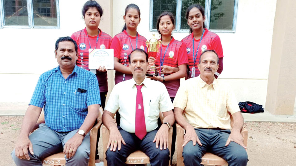 Hunsur Government College students excel in grappling