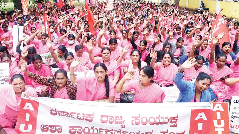 ASHA workers want more monthly honorarium, other facilities