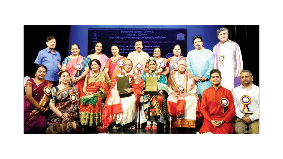 Central Sangeet Natak Akademi Awardees H.R. Leelavathi, Dr. Vasundhara feted