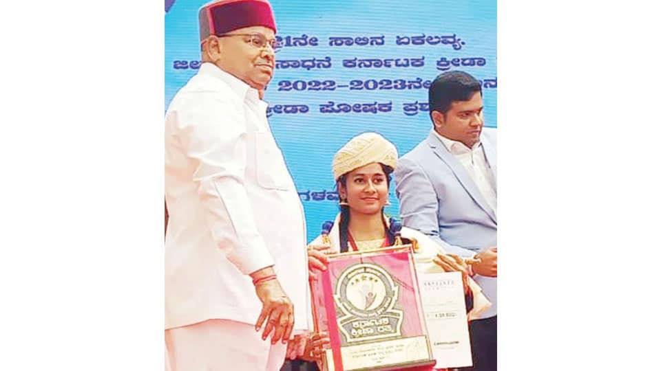 ‘Karnataka Kreeda Ratna’ Award conferred on Mysuru’s Yoga exponent H. Kushi