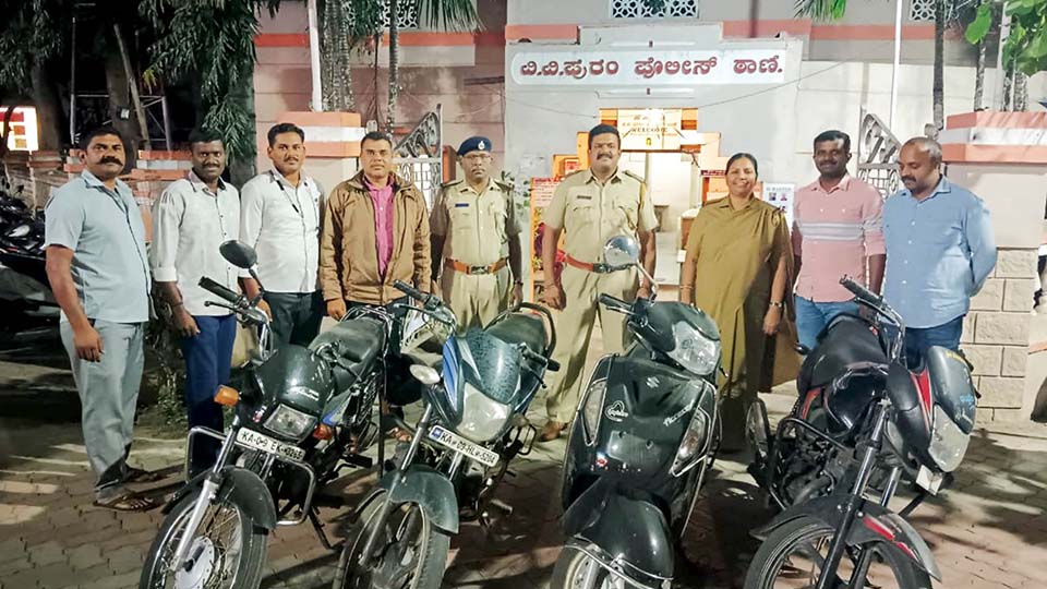 Two-wheeler lifter arrested, 4 vehicles recovered