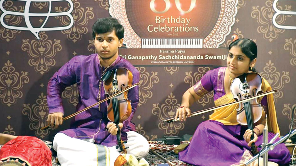 Violin duet at Ganapathy Ashram