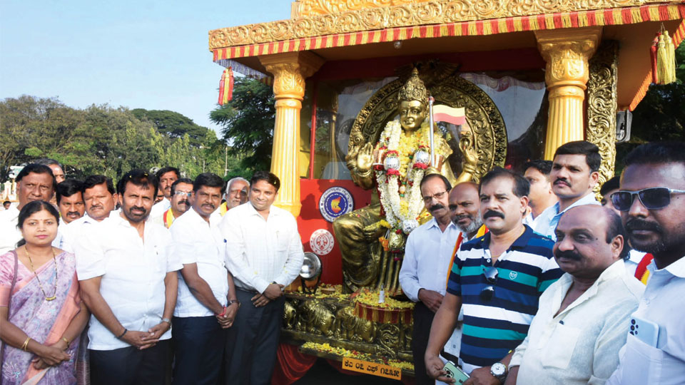 Prelude to Kannada Sahitya Sammelana at Haveri next month: ‘Kannada Jyothi’ gets grand reception