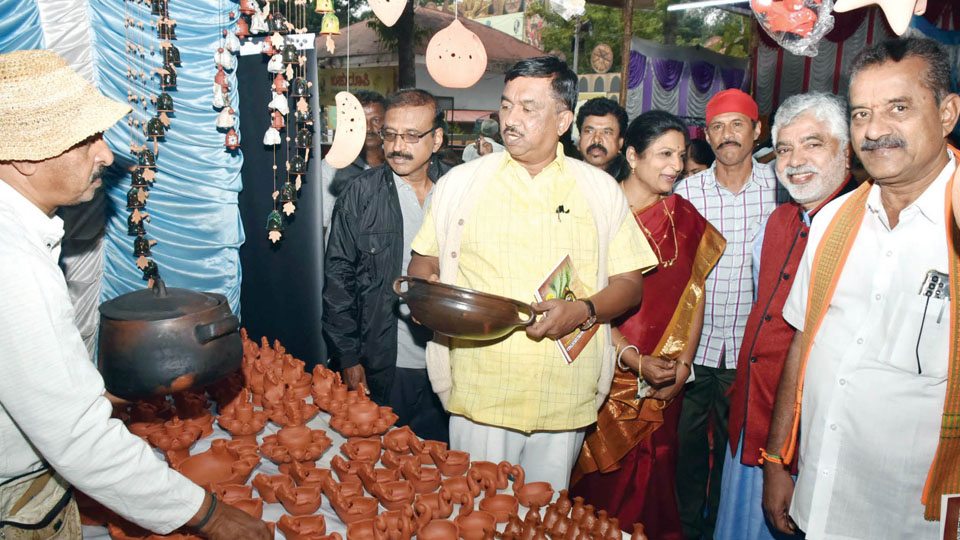 Handicraft stalls, food joints, painting expo a crowd-puller