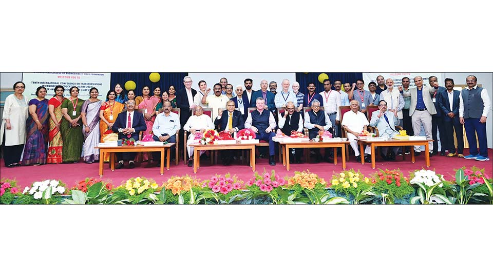 Engineering faculty should play role of mentor, facilitator