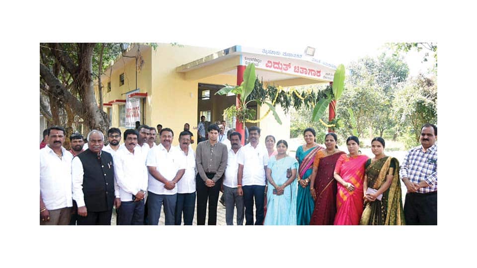 Mayor Shivakumar inaugurates electric crematorium at Kumbarakoppal