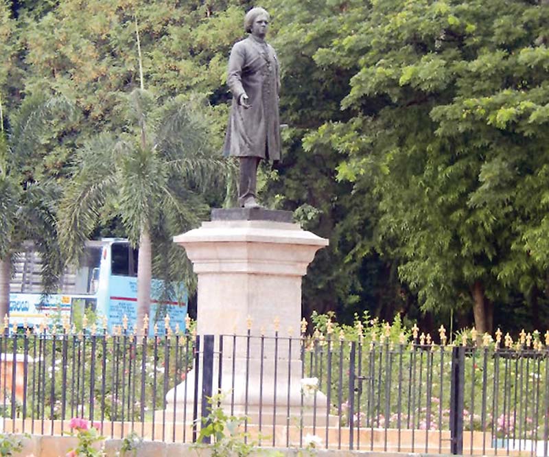 Seshadri Iyer statue in Bangalore.
