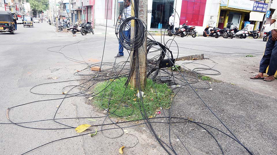 Underground cables: No takers yet for MCC diktat