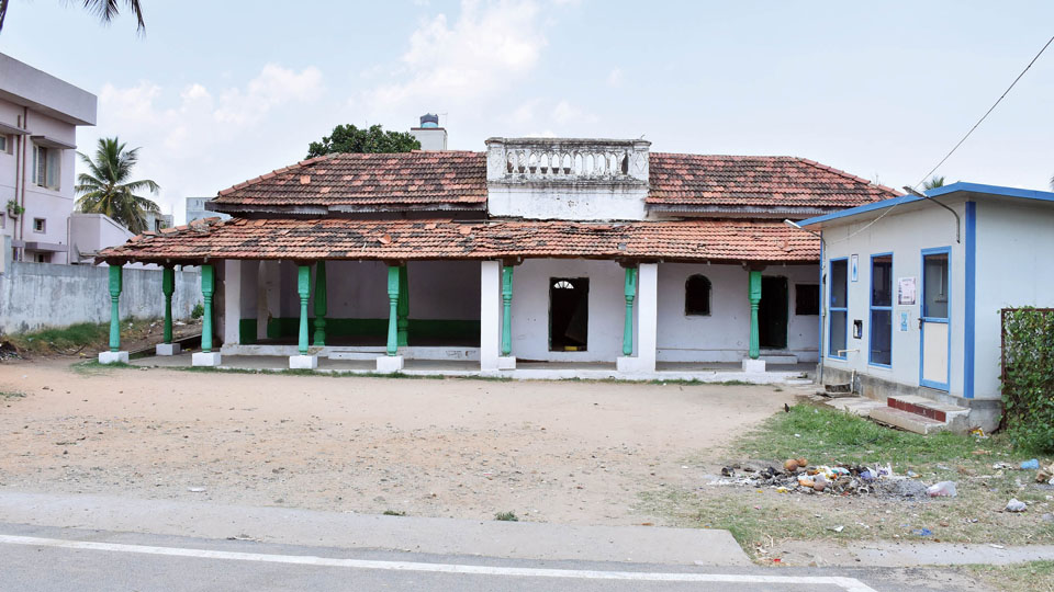 Villagers contribute to restore Lalithadripura ‘Panchayti Katte’