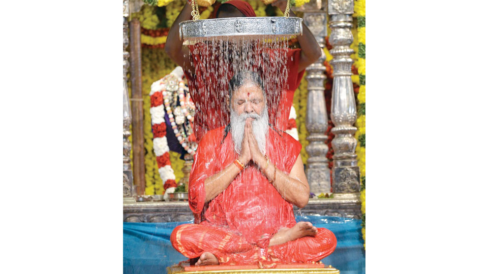 Kanakabhisheka to Swamiji