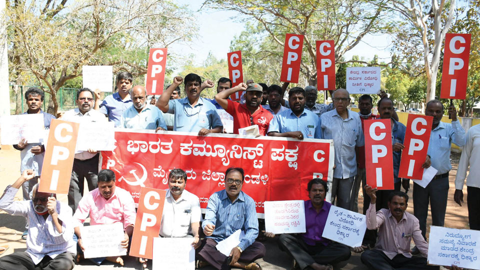 CPI stages protest against Budget