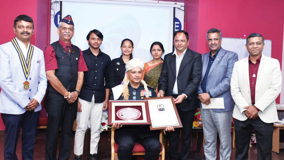 ‘Rotary Sainik Desh Rathna’ award conferred on Brig. B.M. Cariappa