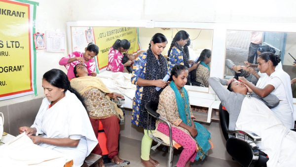 Women jail inmates become assistant beauty therapists - Star of Mysore